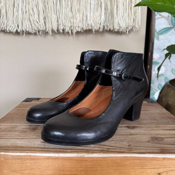 Gentle Souls by Kenneth Cole Top Cast Black Leather Maryjane Cuban Heel Size 7.5 - Picture 1 of 15